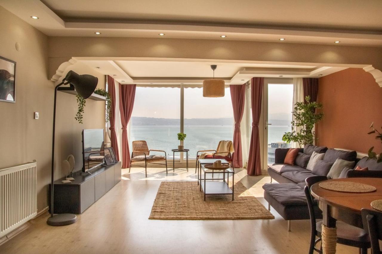 Exceptional Flat With Gorgeous Sea View In Izmir Apartment Екстериор снимка